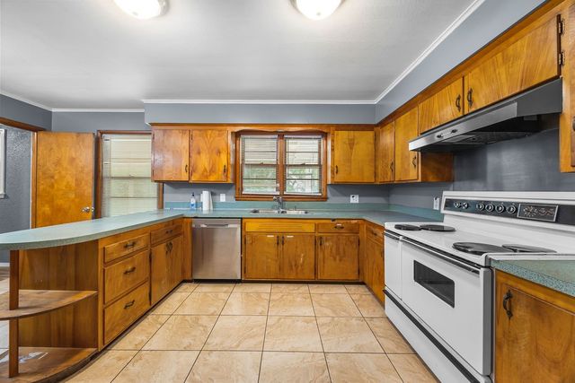 713 Young Street, Springdale, AR 72764