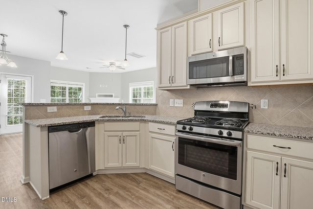 121 Cypress Hill Lane, Holly Springs, NC 27540