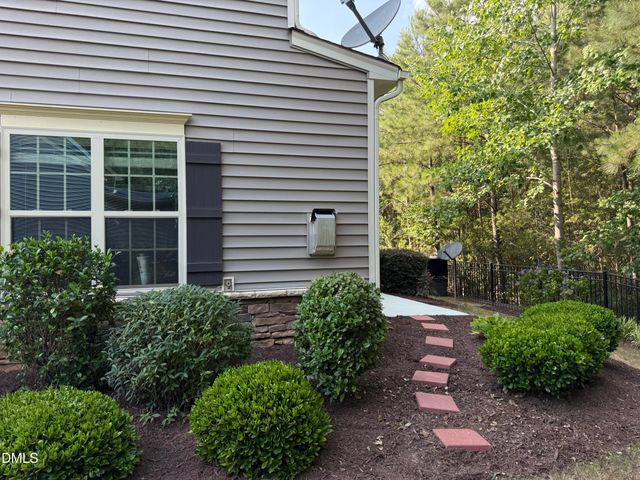 121 Cypress Hill Lane, Holly Springs, NC 27540