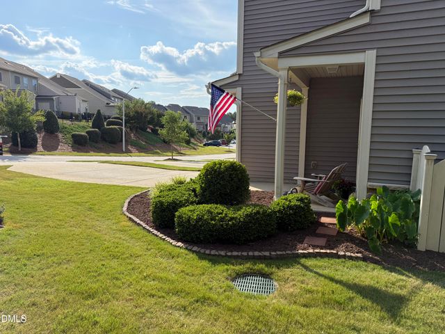 121 Cypress Hill Lane, Holly Springs, NC 27540