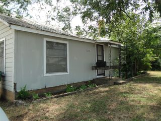 1308 Ford ST, Llano, TX 78643