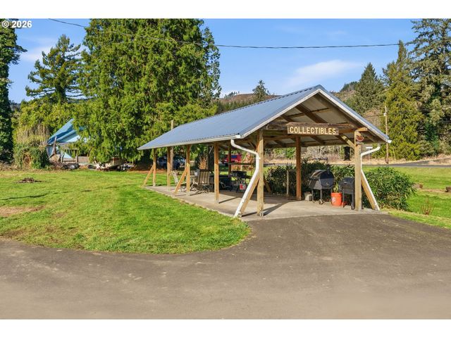 957 W STATE ROUTE 4, Cathlamet, WA 98612