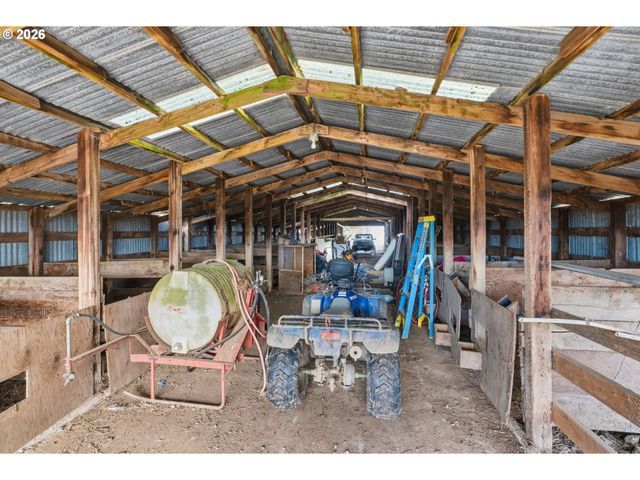 957 W STATE ROUTE 4, Cathlamet, WA 98612