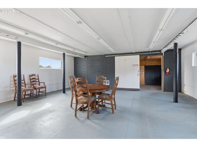 957 W STATE ROUTE 4, Cathlamet, WA 98612