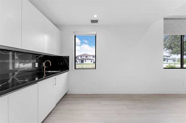 4950 SW 158th Ave, Southwest Ranches, FL 33331