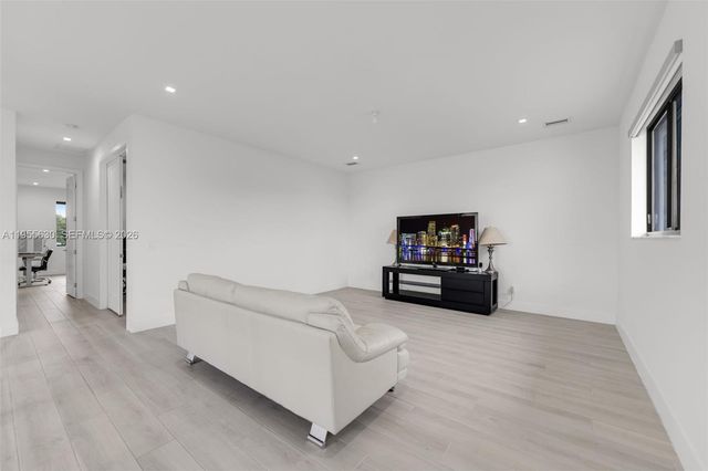 4950 SW 158th Ave, Southwest Ranches, FL 33331