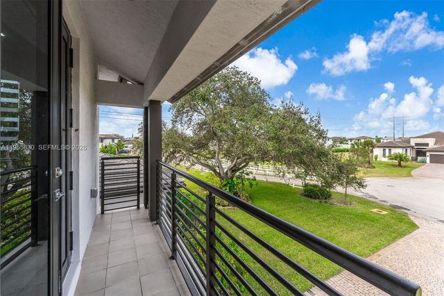 4950 SW 158th Ave, Southwest Ranches, FL 33331