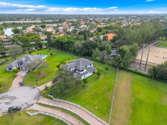 4950 SW 158th Ave, Southwest Ranches, FL 33331