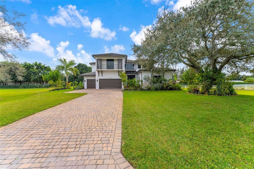 Image 2 of property listing at 4950 SW 158th Ave, Southwest Ranches, FL 33331