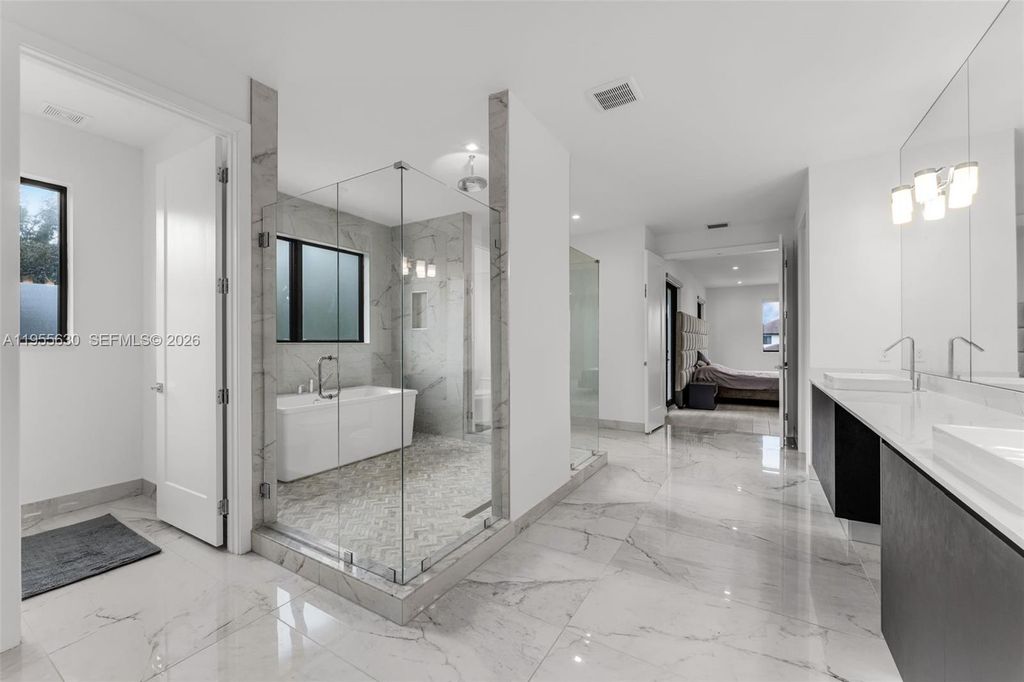 Image 38 of property listing at 4950 SW 158th Ave, Southwest Ranches, FL 33331