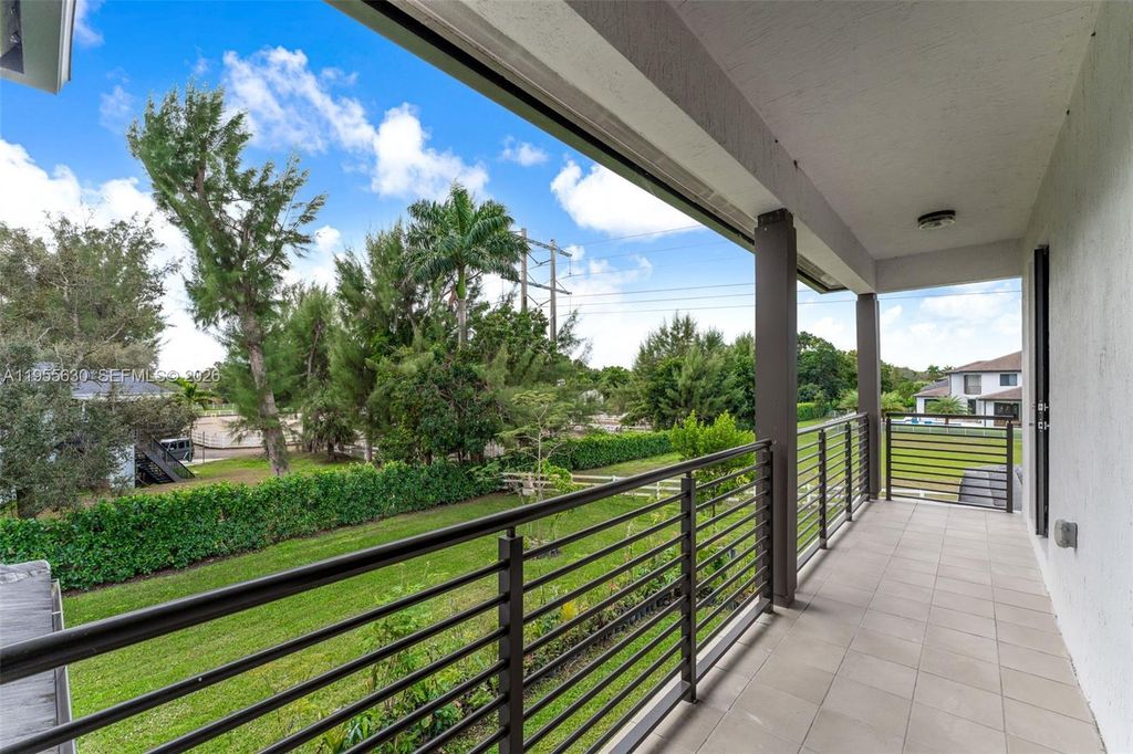 Image 44 of property listing at 4950 SW 158th Ave, Southwest Ranches, FL 33331