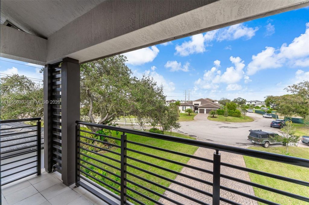 Image 55 of property listing at 4950 SW 158th Ave, Southwest Ranches, FL 33331