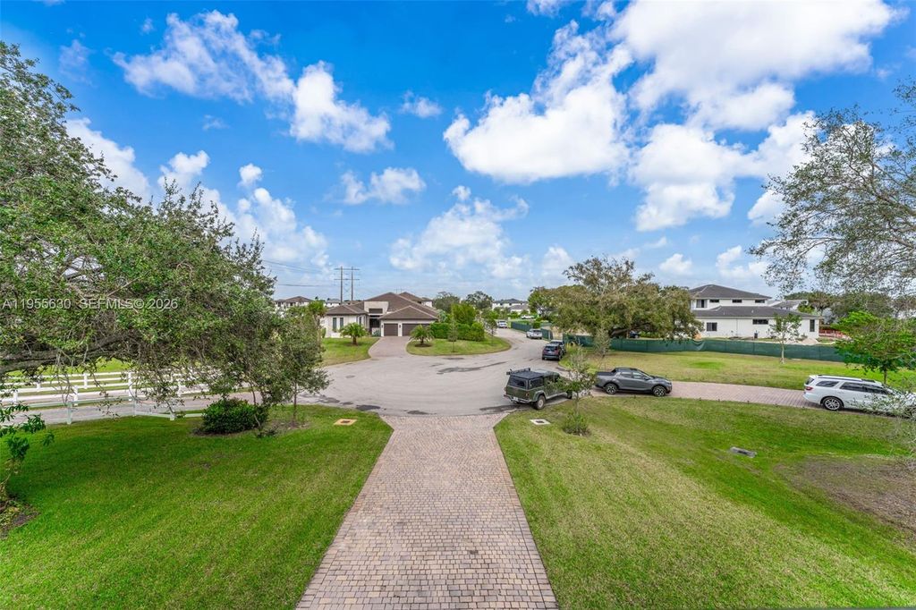 Image 56 of property listing at 4950 SW 158th Ave, Southwest Ranches, FL 33331