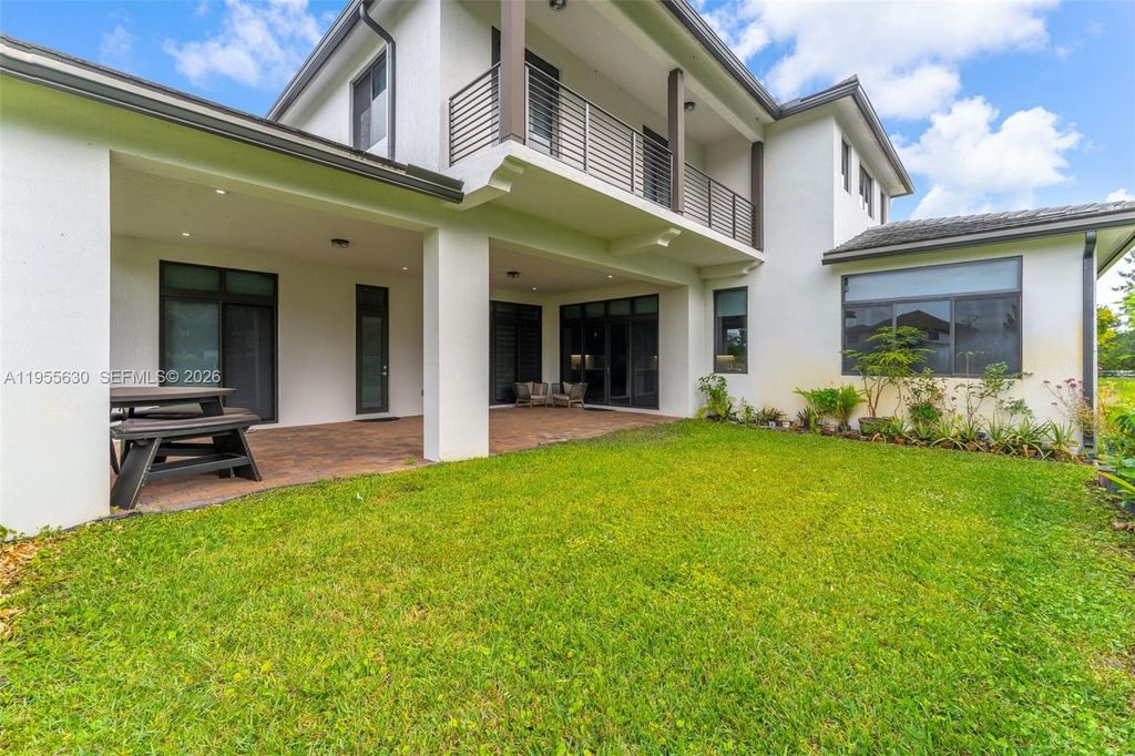 Image 60 of property listing at 4950 SW 158th Ave, Southwest Ranches, FL 33331