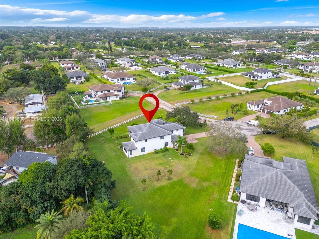 Image 70 of property listing at 4950 SW 158th Ave, Southwest Ranches, FL 33331