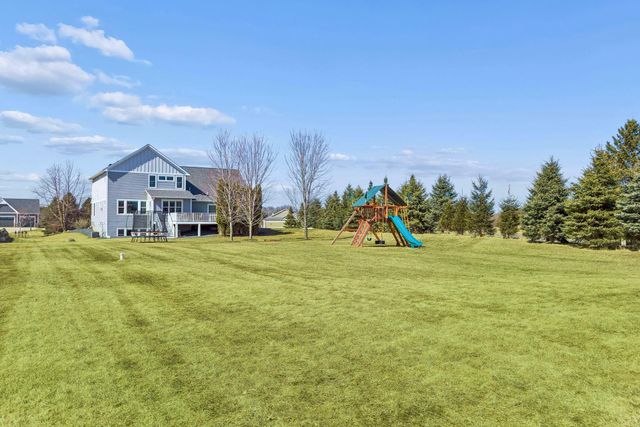 300 Lindsay Road, Hudson, WI 54016