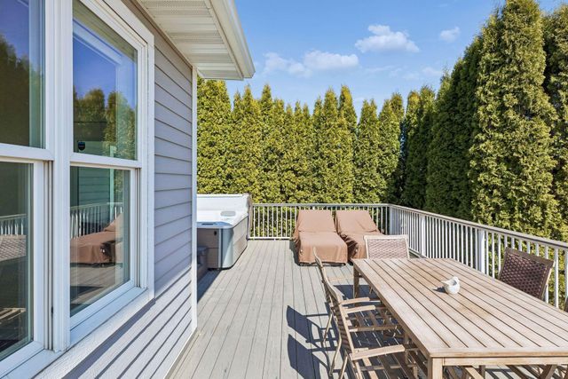 300 Lindsay Road, Hudson, WI 54016