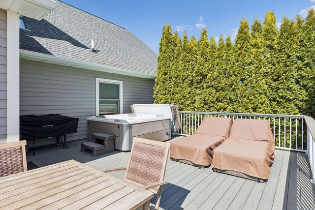 300 Lindsay Road, Hudson, WI 54016