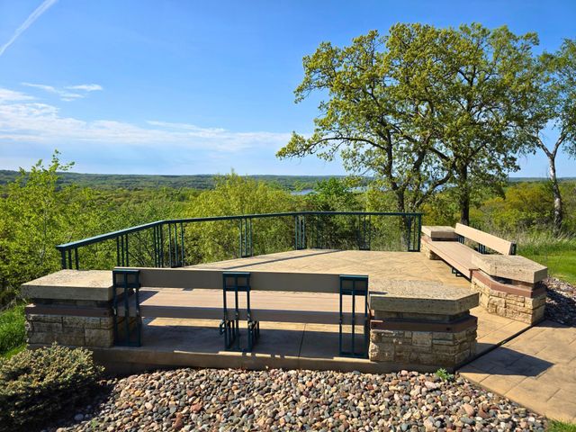 300 Lindsay Road, Hudson, WI 54016