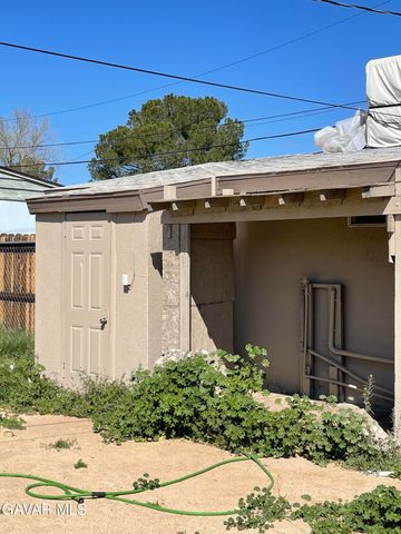 1110 W Avenue P14 Drive, Palmdale, CA 93551