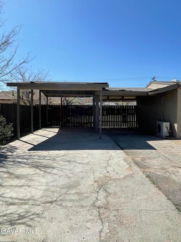 1110 W Avenue P14 Drive, Palmdale, CA 93551