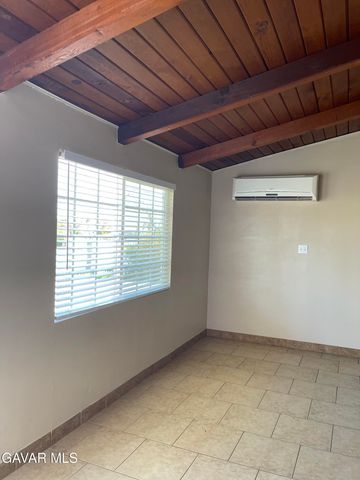 1110 W Avenue P14 Drive, Palmdale, CA 93551