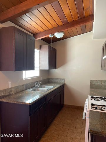 1110 W Avenue P14 Drive, Palmdale, CA 93551
