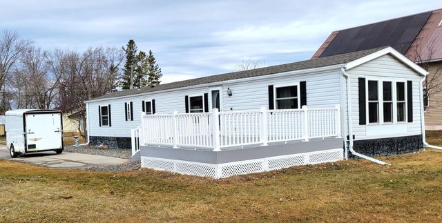 211 4th Avenue SE, Baudette, MN 56623