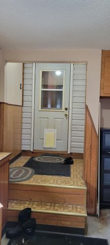 211 4th Avenue SE, Baudette, MN 56623