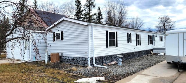 211 4th Avenue SE, Baudette, MN 56623