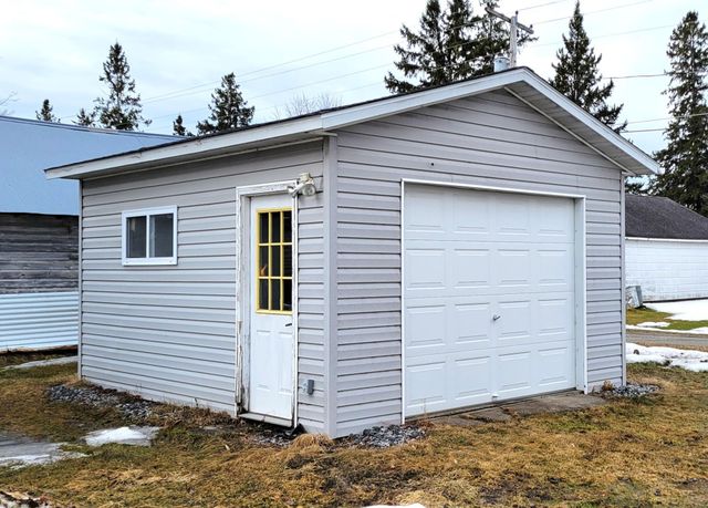 211 4th Avenue SE, Baudette, MN 56623