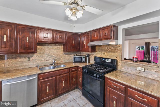 4219 GIBSON CT, Woodbridge, VA 22193