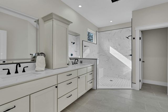 7215 E Ayesbury, Wichita, KS 67226