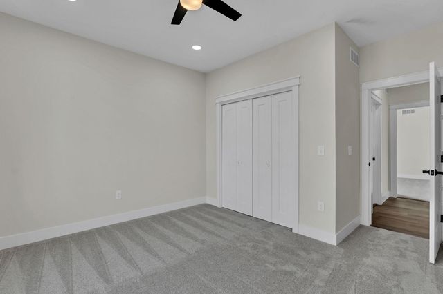 7215 E Ayesbury, Wichita, KS 67226