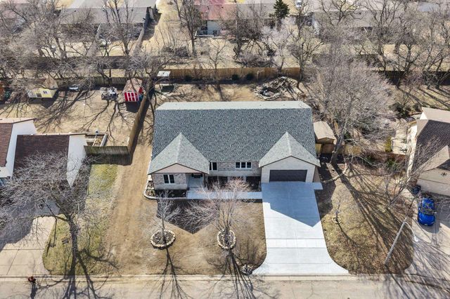 7215 E Ayesbury, Wichita, KS 67226