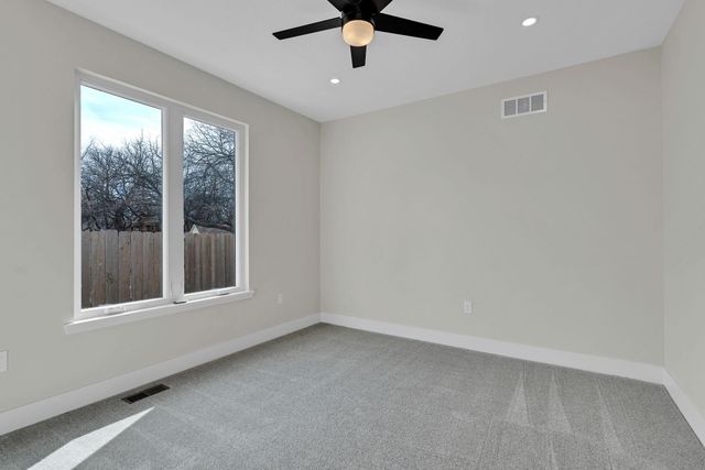 7215 E Ayesbury, Wichita, KS 67226