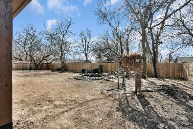 7215 E Ayesbury, Wichita, KS 67226