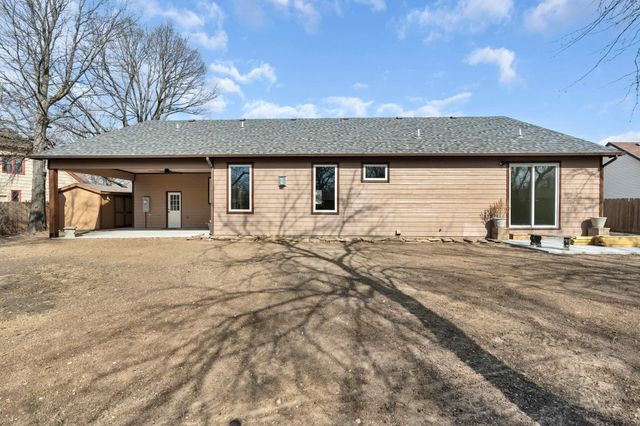 7215 E Ayesbury, Wichita, KS 67226