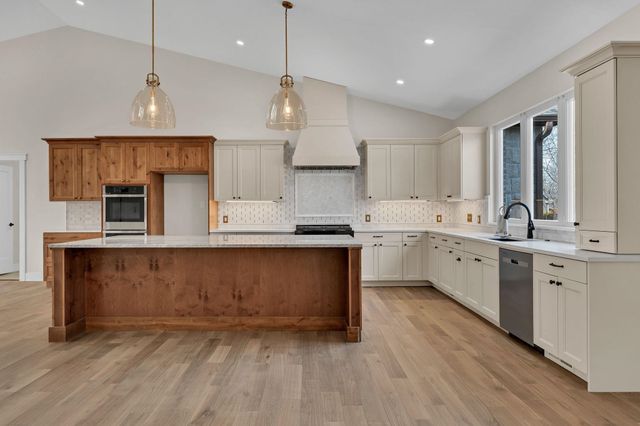 7215 E Ayesbury, Wichita, KS 67226