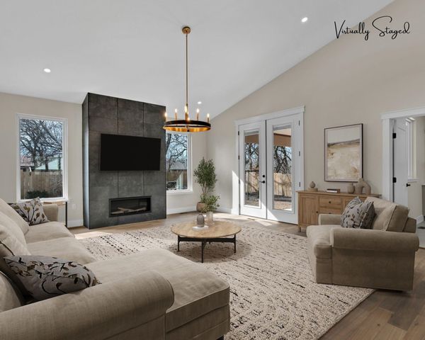 7215 E Ayesbury, Wichita, KS 67226