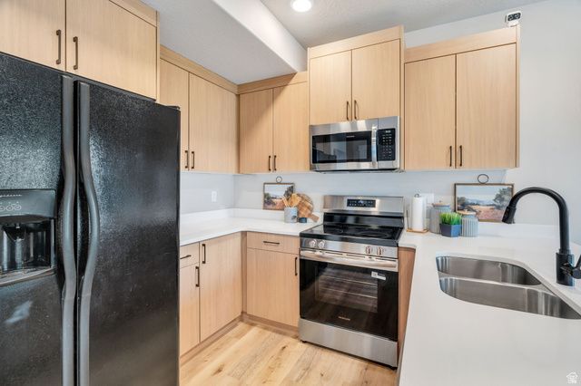 7206 W LARA LEIGH LN, Magna, UT 84044