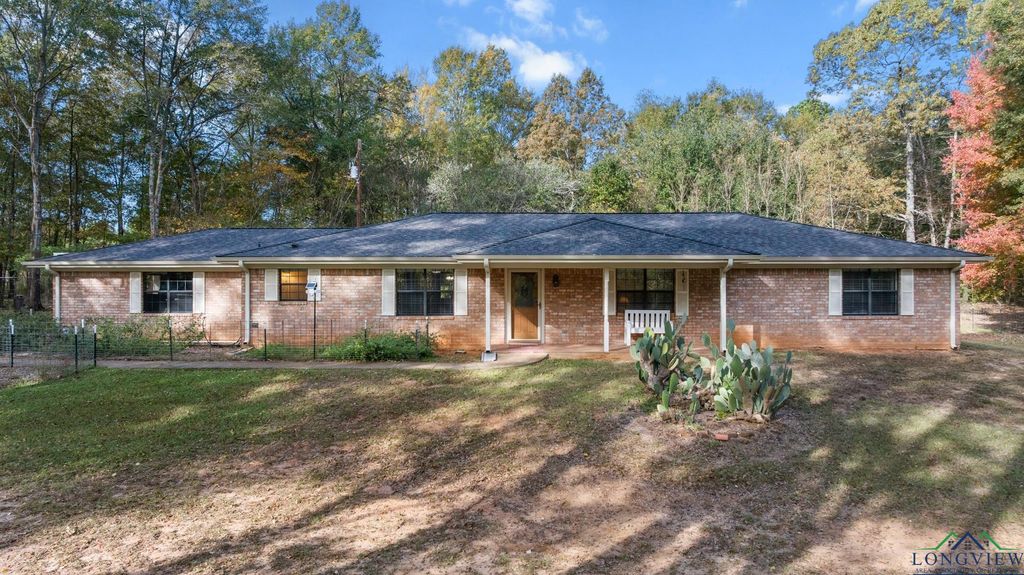 122 Mont Hall Road, Hallsville, TX 75650