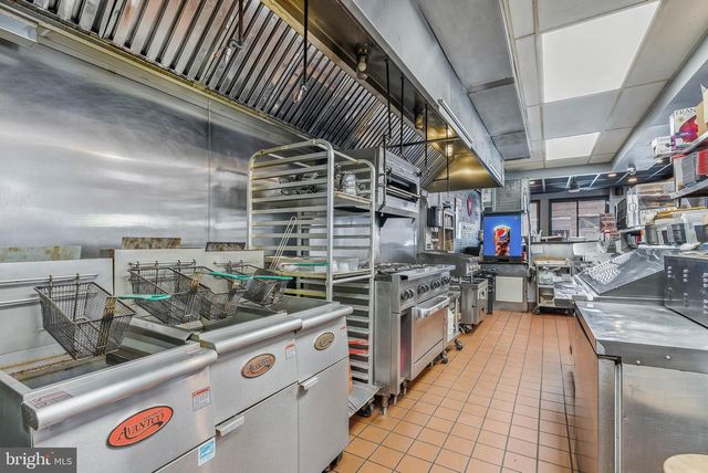 901 S 10TH ST, Philadelphia, PA 19147
