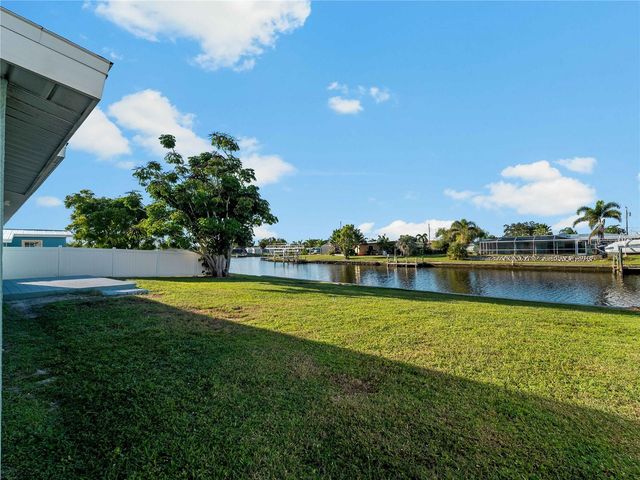 581 LINDLEY TERRACE, Port Charlotte, FL 33952