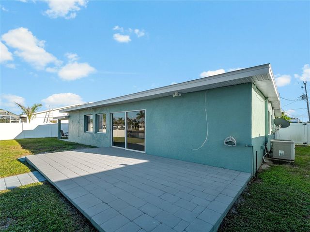 581 LINDLEY TERRACE, Port Charlotte, FL 33952