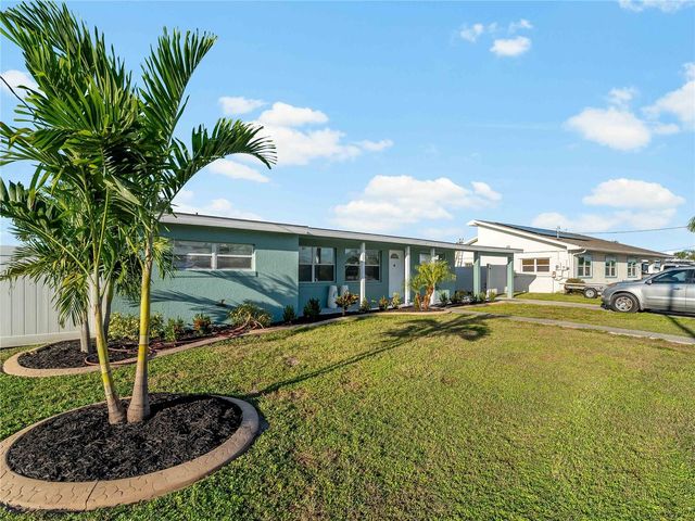 581 LINDLEY TERRACE, Port Charlotte, FL 33952