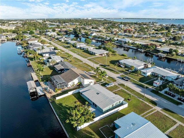 581 LINDLEY TERRACE, Port Charlotte, FL 33952