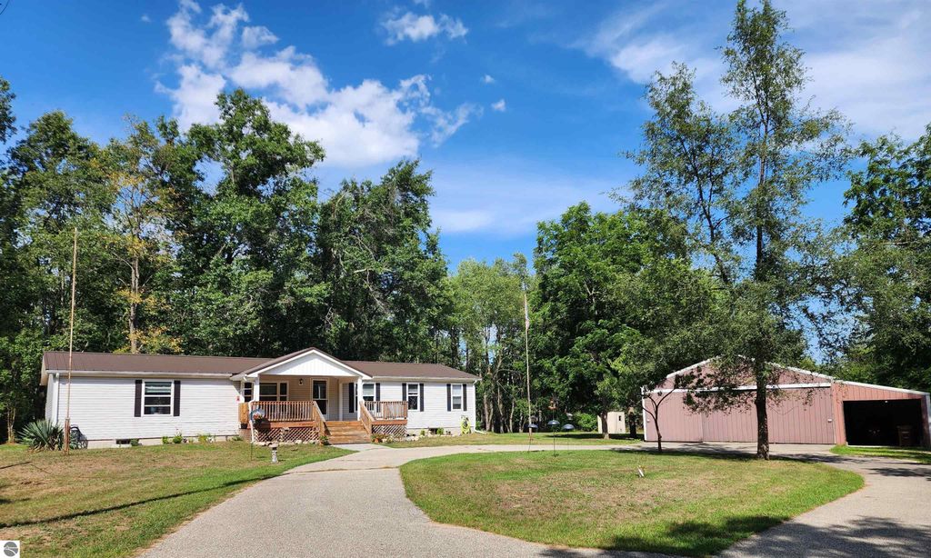 Image 1 of property listing at 3560 Pine Tree, Weidman, MI 48893