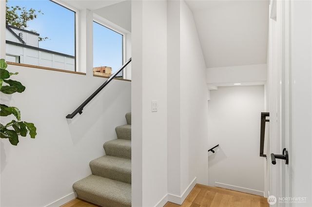 225 24th Avenue, Seattle, WA 98122