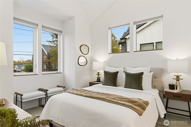 225 24th Avenue, Seattle, WA 98122